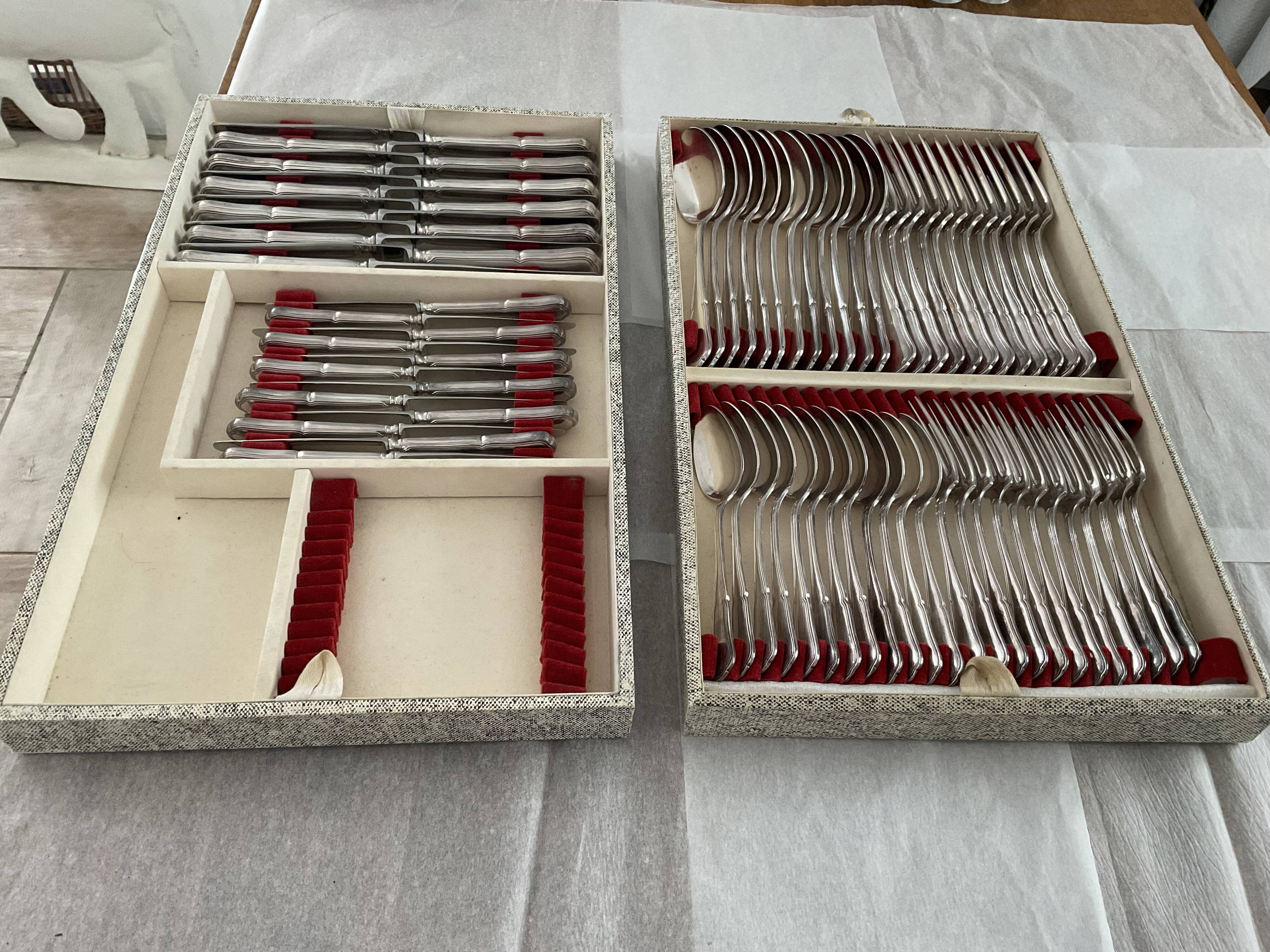 Set 72 couverts .métal argenté . vintage