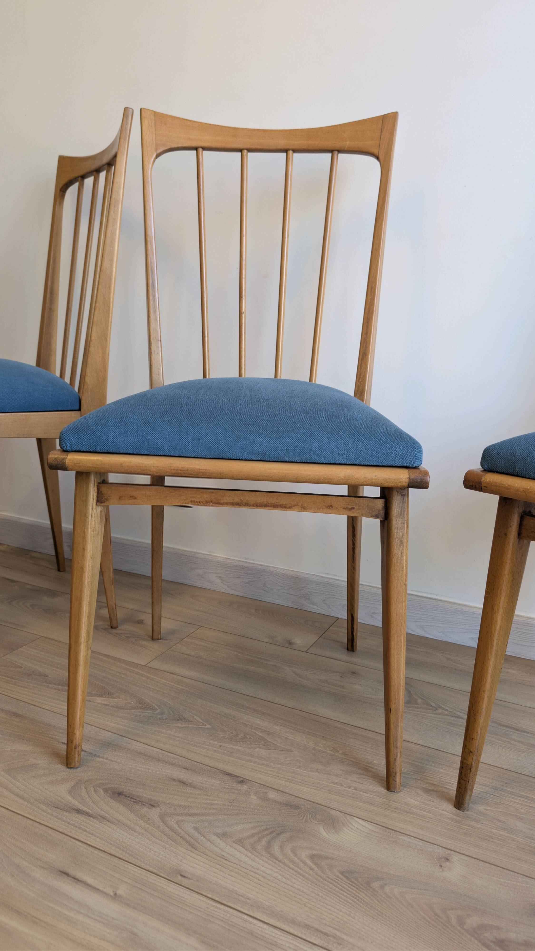 Ensemble de 4 chaises au style nordique minimaliste