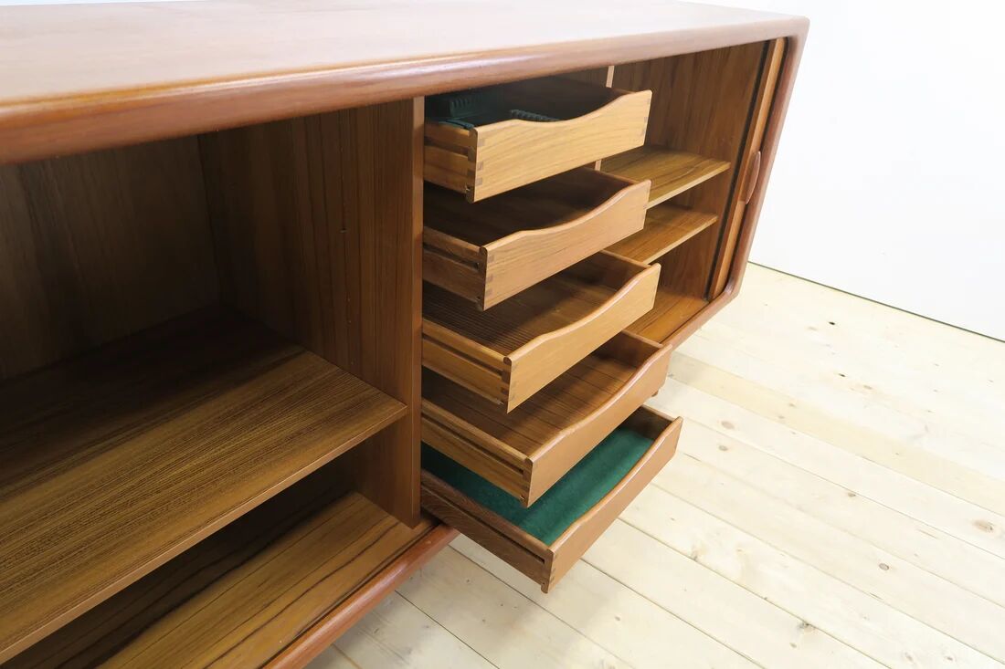 Buffet en teck par Dyrlund, années 1960