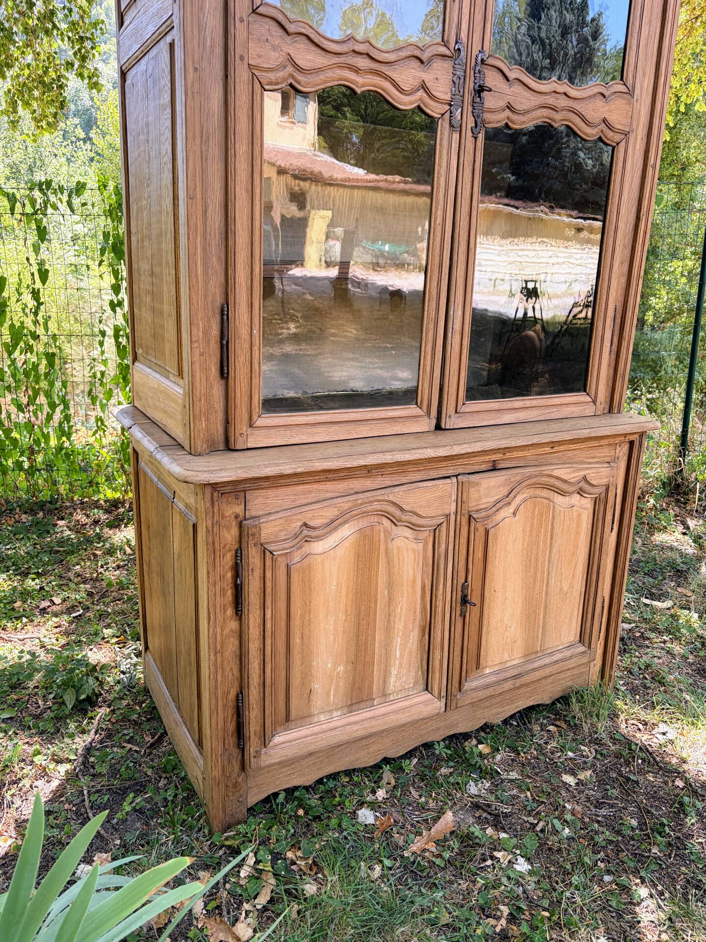Oak dresser from the early 19th century.