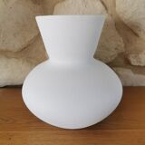 Rounded white vase