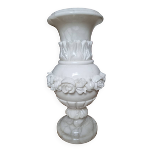 Vase Médicis en albâtre