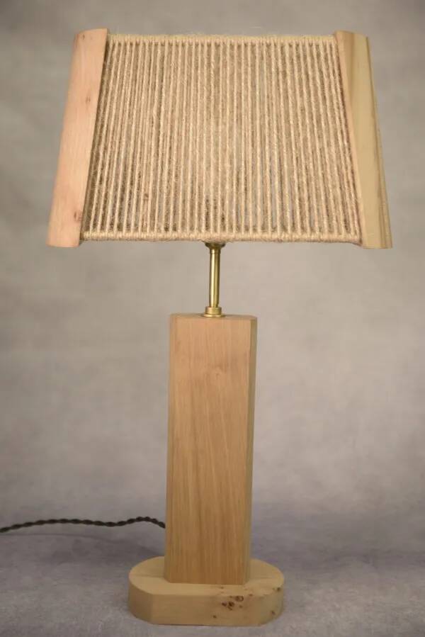 Lampe brutaliste en orme et chêne massif et abat-jour en cordage, 1980