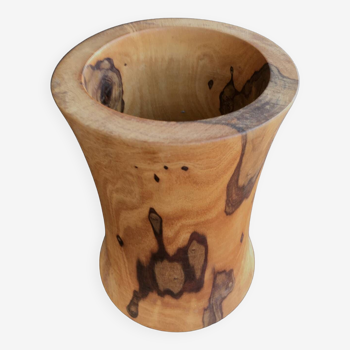 Wooden pot