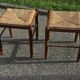 Paire de tabourets années 50 en bois et assise paillée