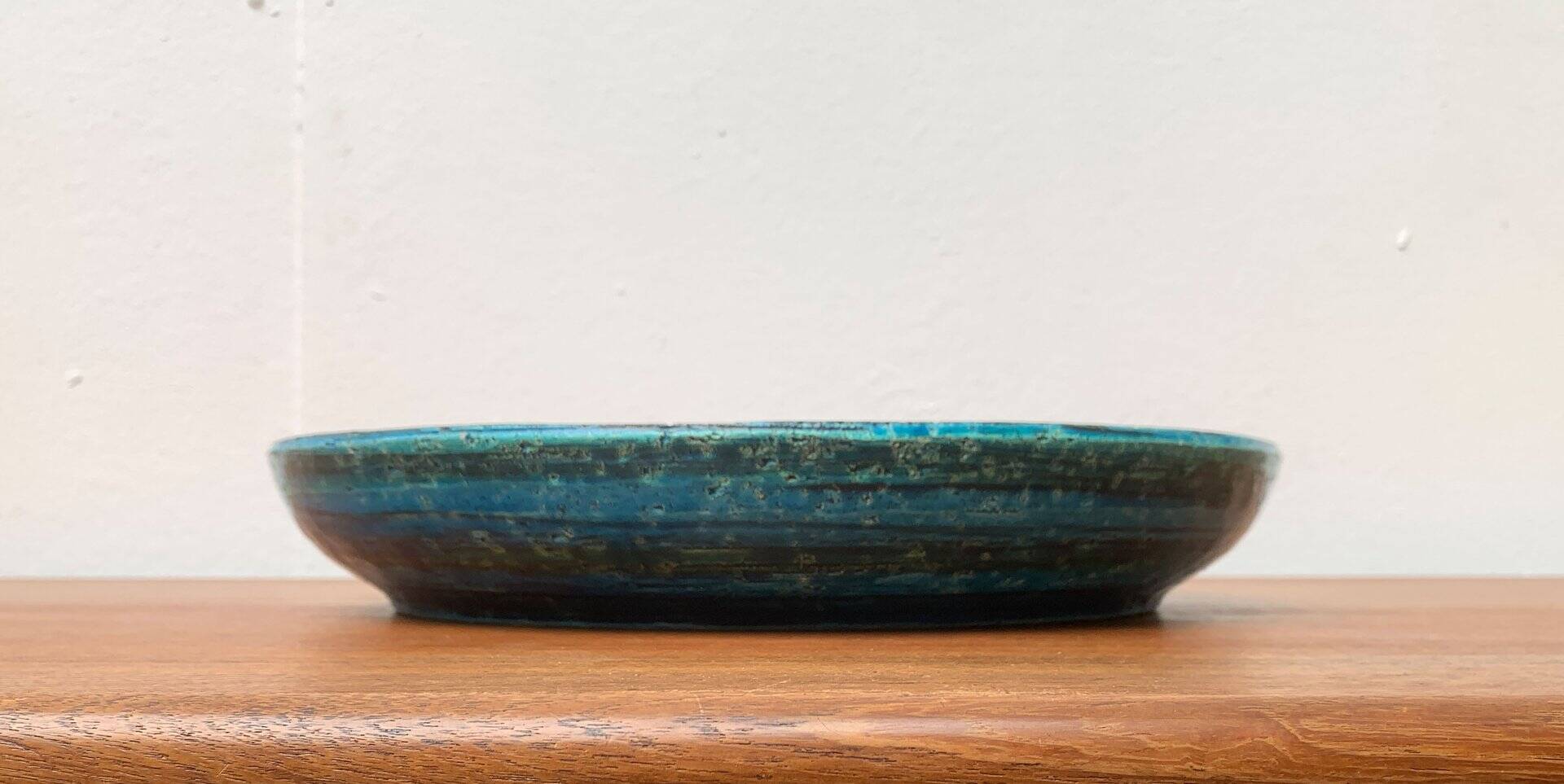 Large bowl in Rimini Blu pottery, mid-century by Aldo Londi for Bitossi.