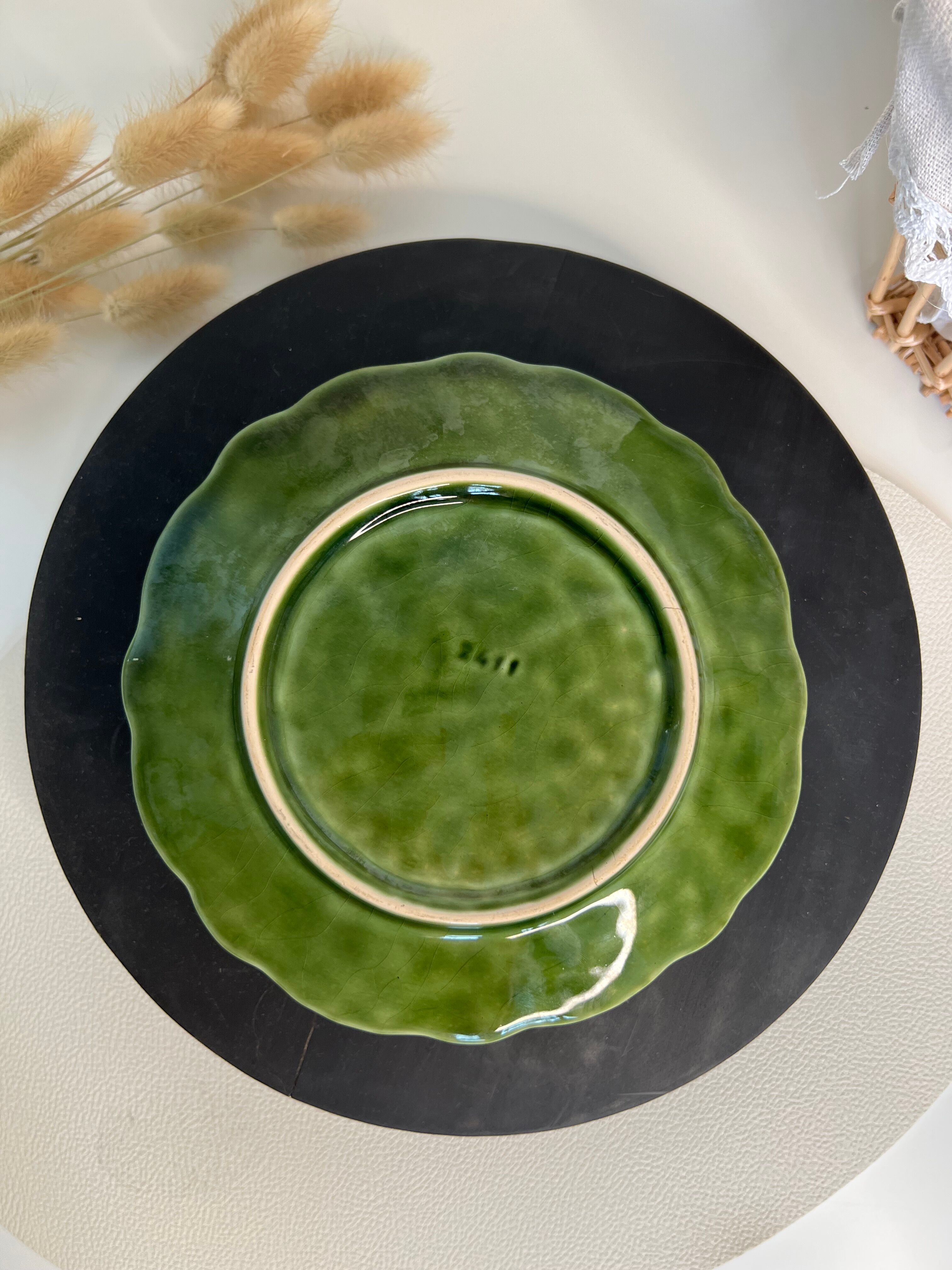 Cabbage plate in green slip