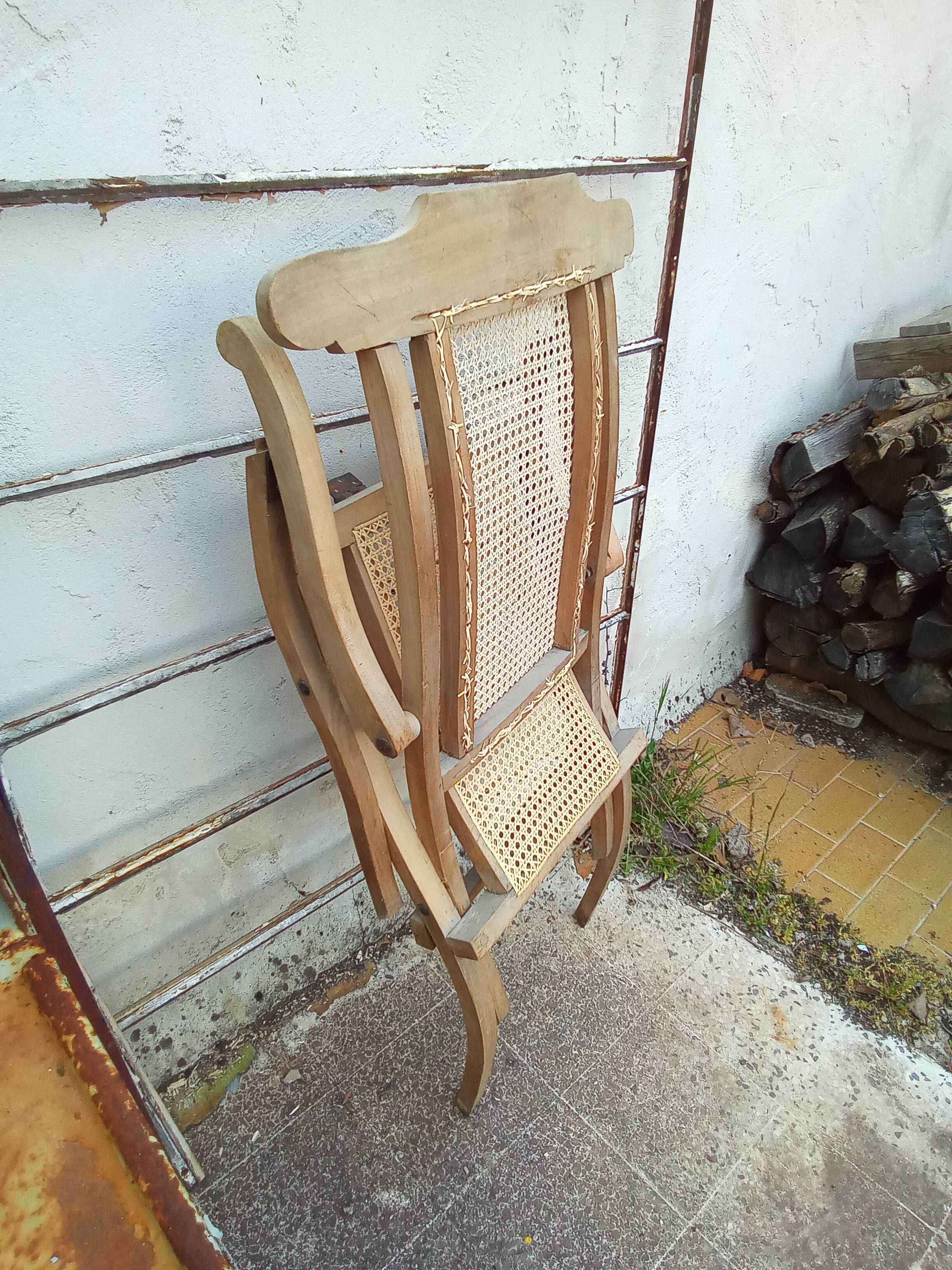 Long chair in caning
