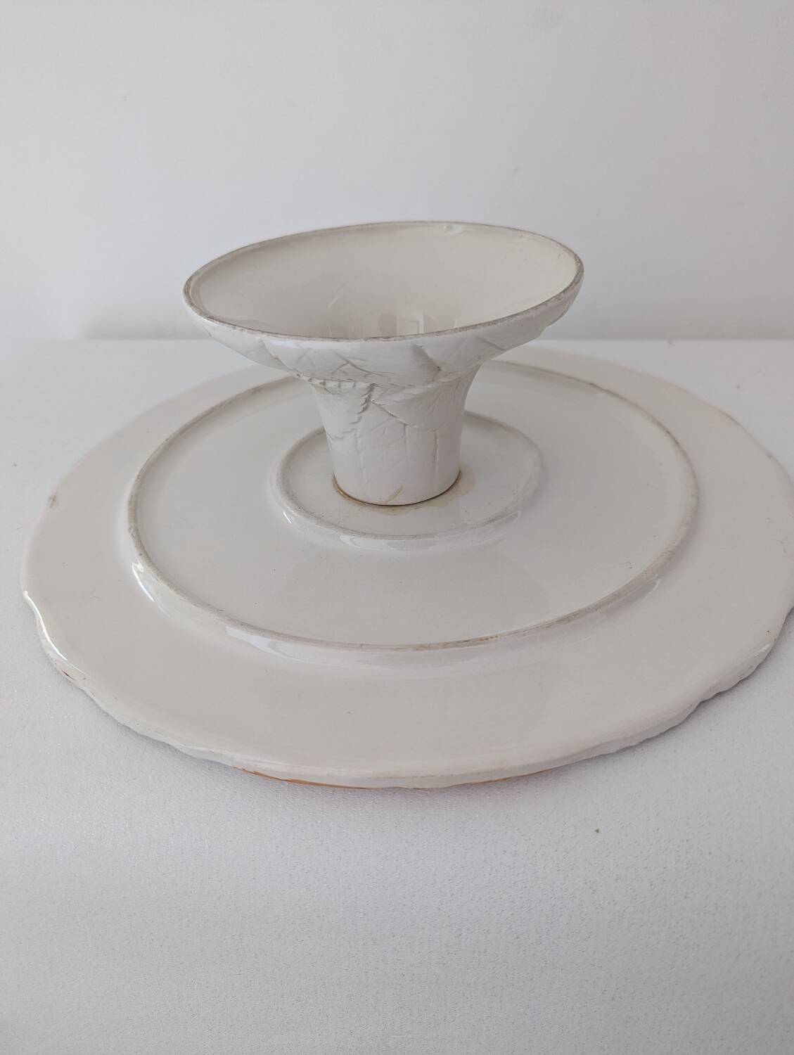 Barbotine footed tray
