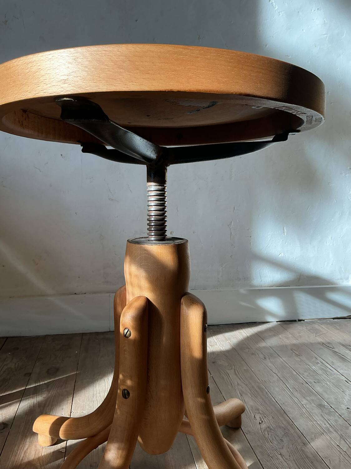Thonet screw stool