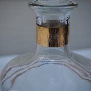Golden liqueur service from the 1950s-1960s and its 12 glasses.