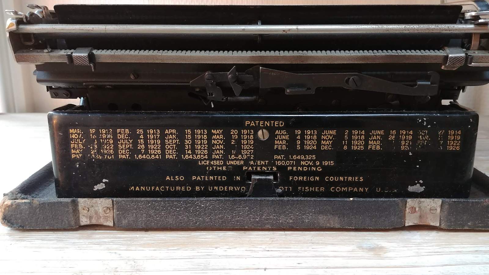 Oven Portable Banker Underwood typewriter