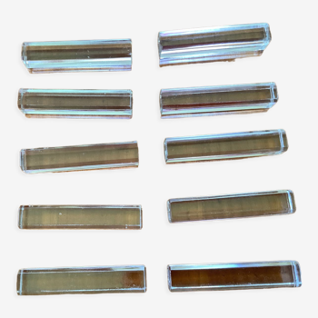 Beveled crystal knife holders
