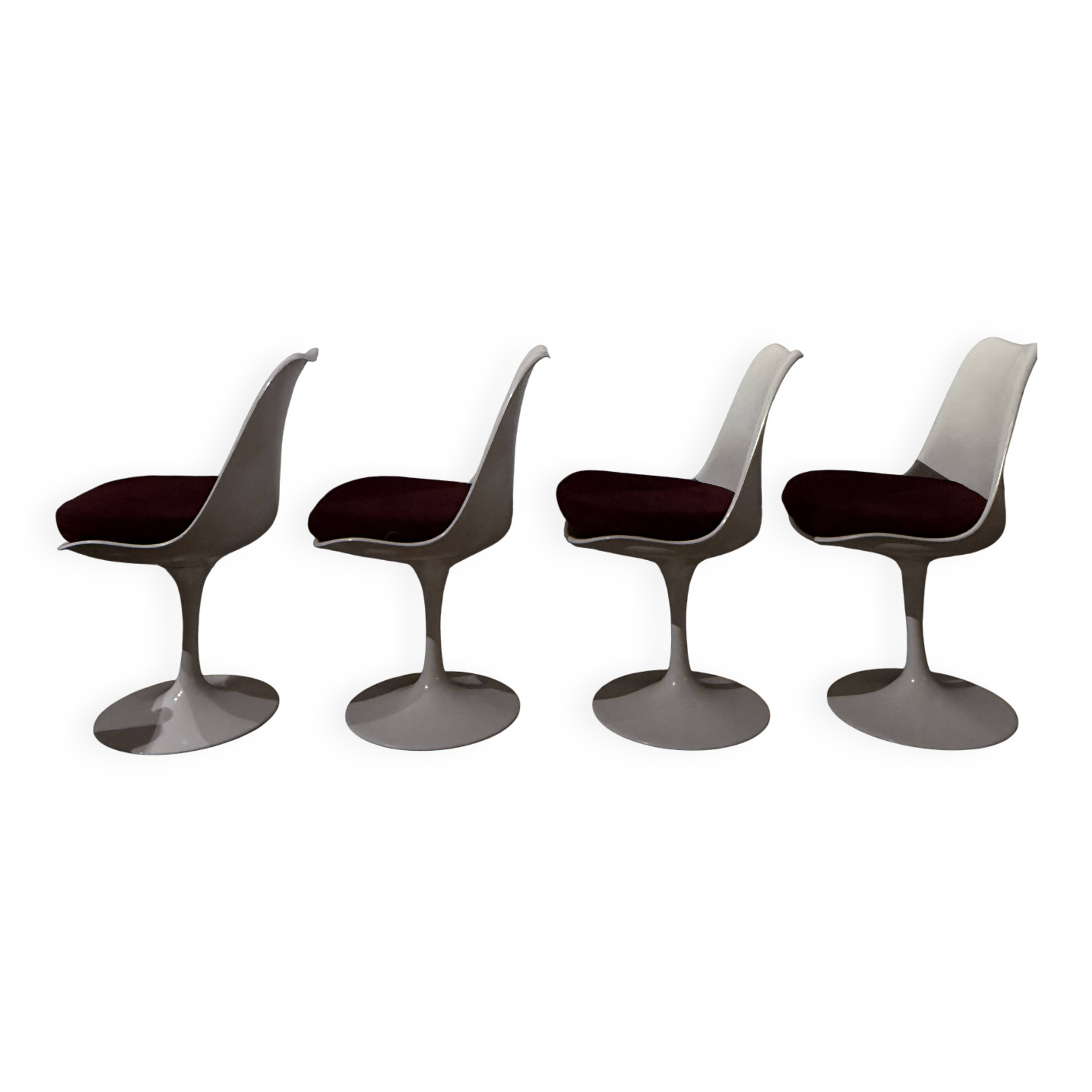 Set of 4 Knoll tulip chairs