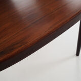 Table ovale, recouverte de placage de palissandre, années 70