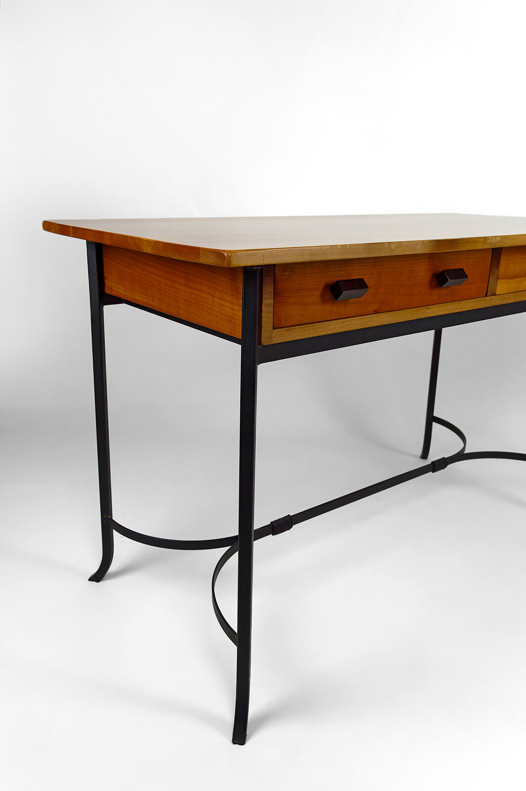 Bureau moderniste en merisier et fer forgé, circa 1980