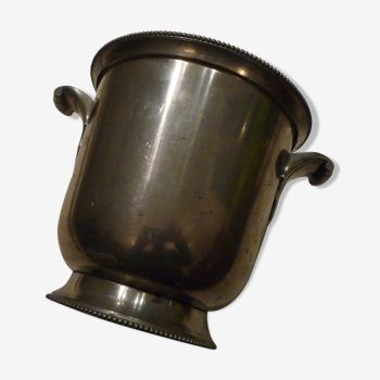 Tin champagne bucket from the Manoir à deux prises