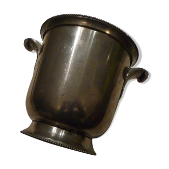 Tin champagne bucket from the Manoir à deux prises