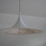 Suspension blanche Fog & Morup modèle Semi trompette