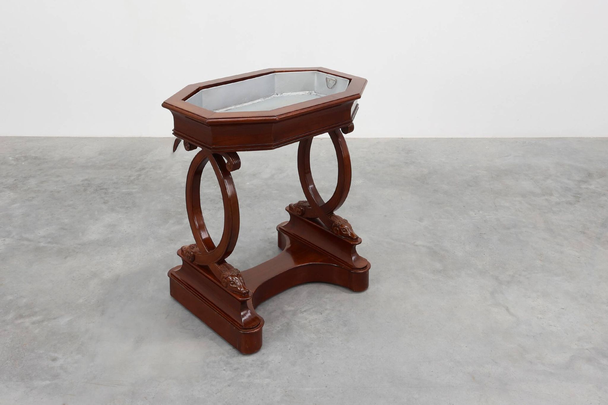 Jardinière Biedermeier en bois, Allemagne vers 1830