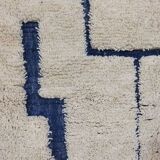 Tapis berbère marocain en laine écru et bleu – 283 x 188 cm