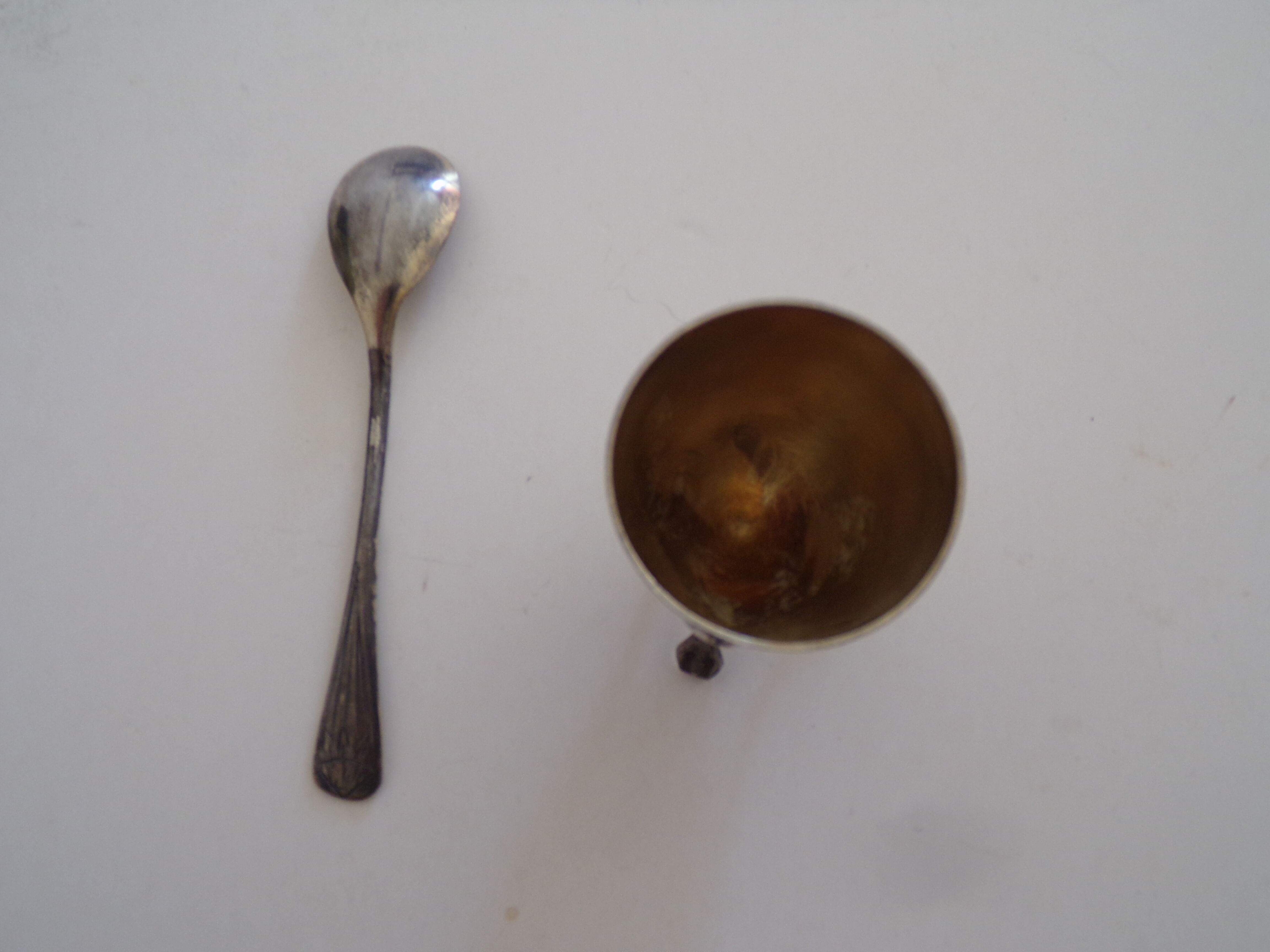 Egg cup to 3 feet