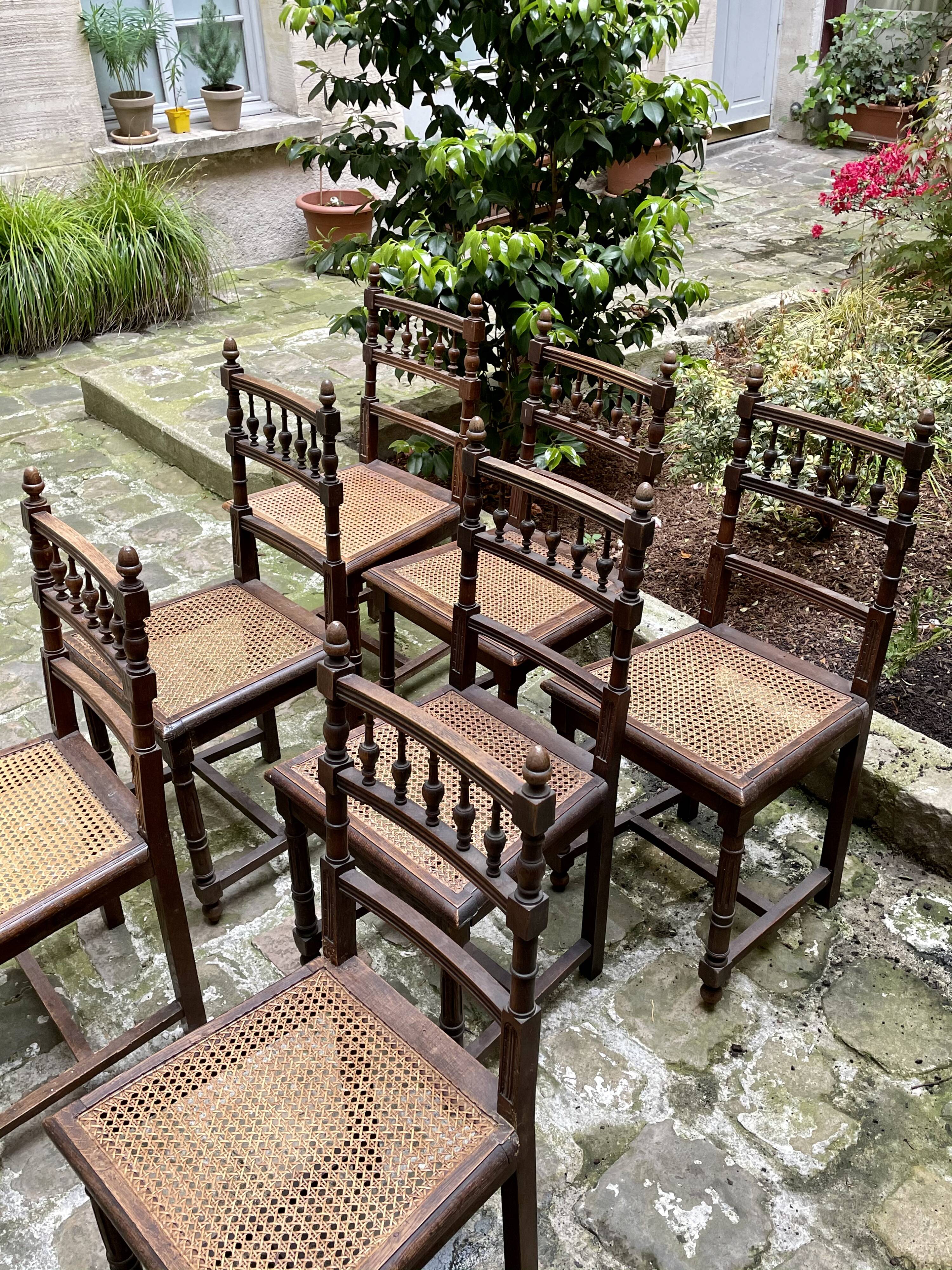 Lot de 6 chaises anciennes en bois
