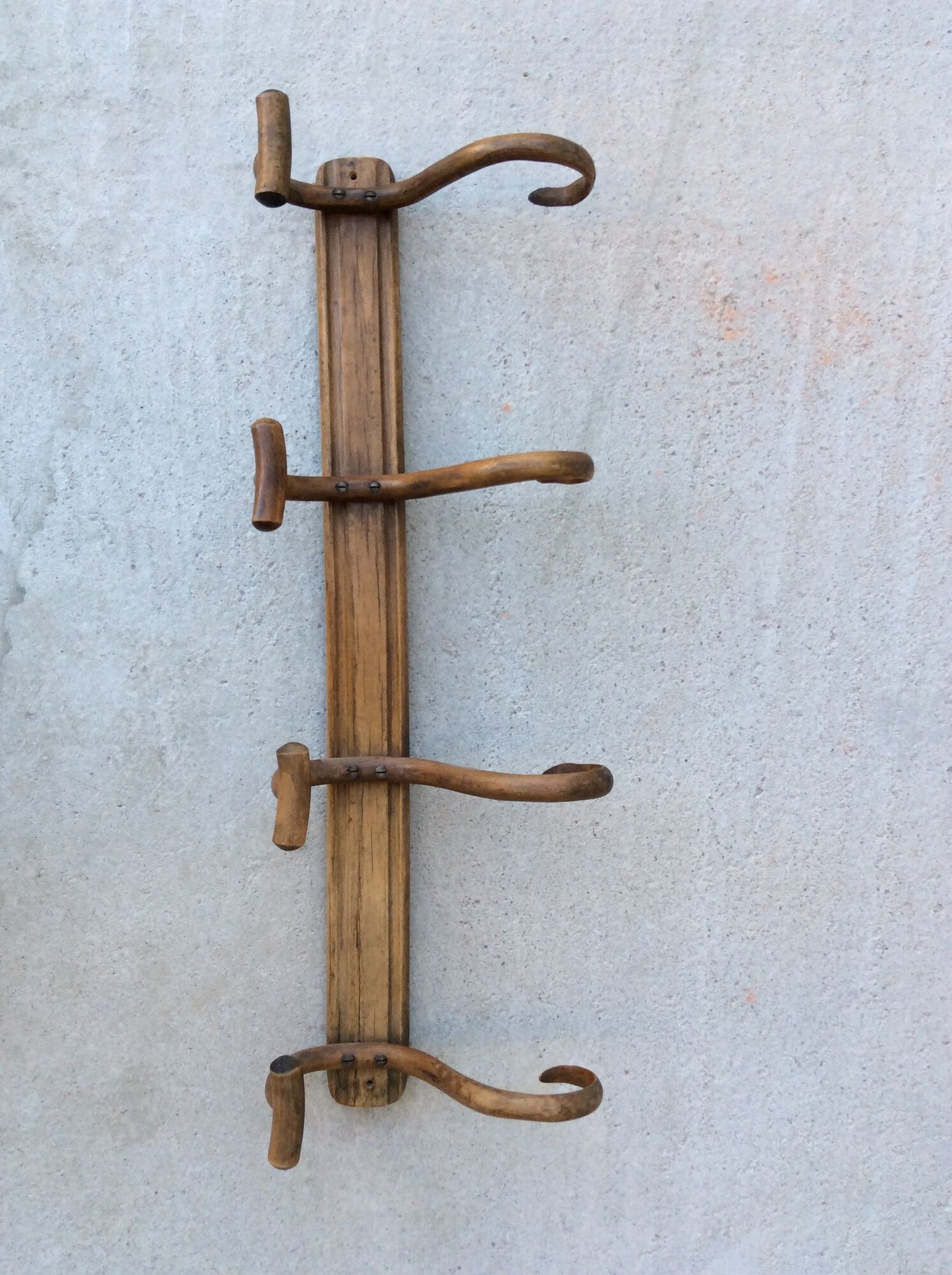 Bistro coatrack early 20th, Baumann