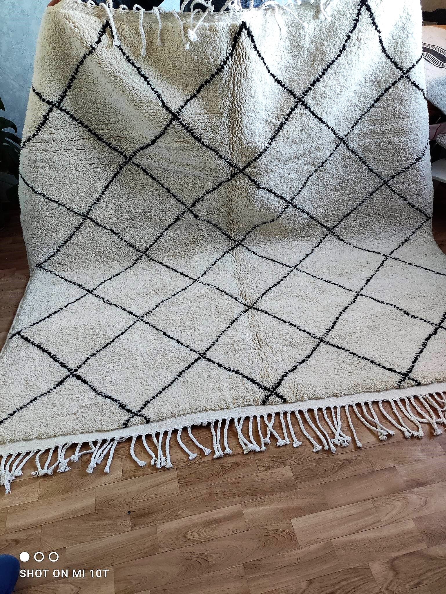 Berber carpet Beni Ouarain 2m30 by 2m