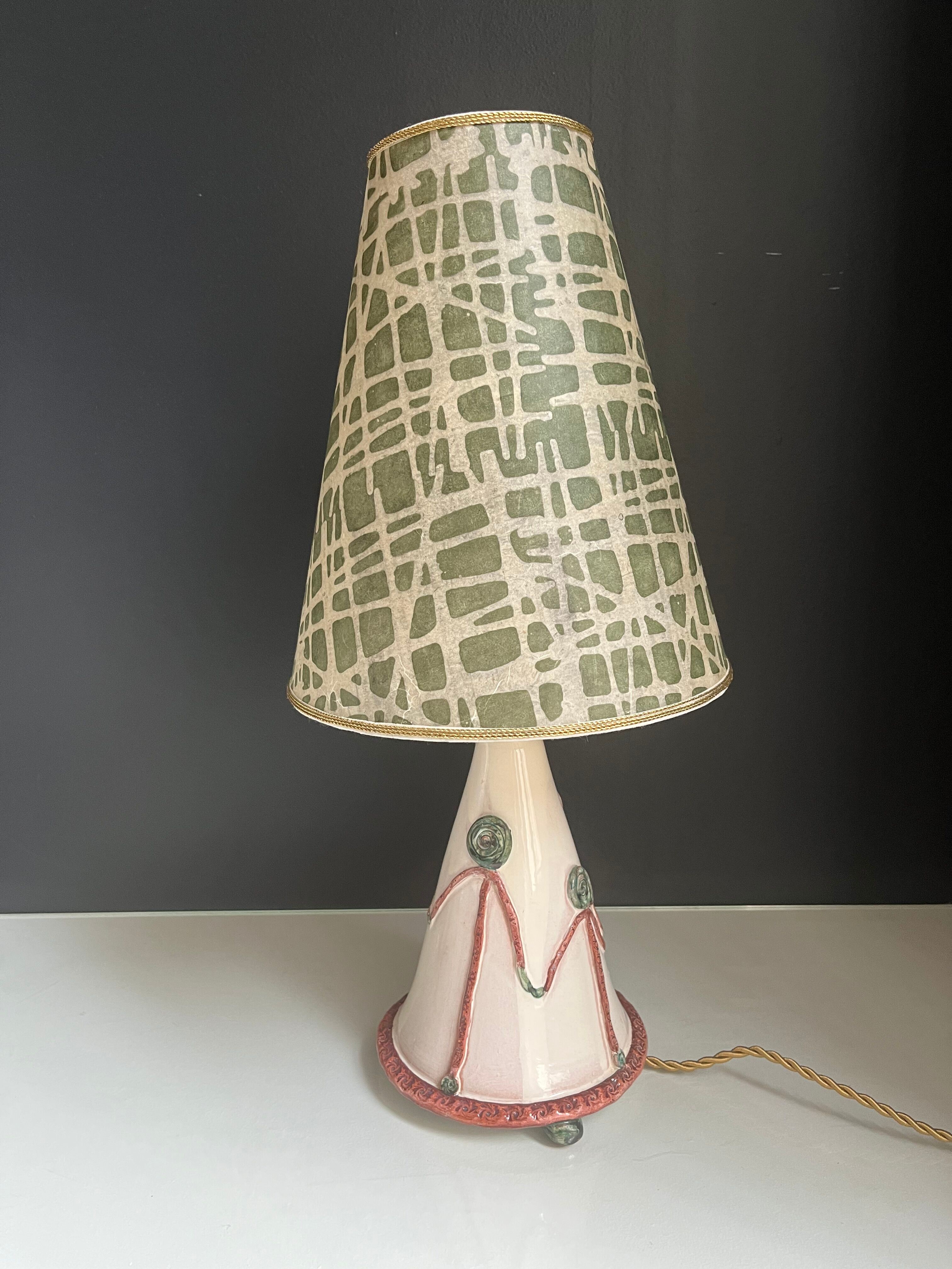 Table lamp
