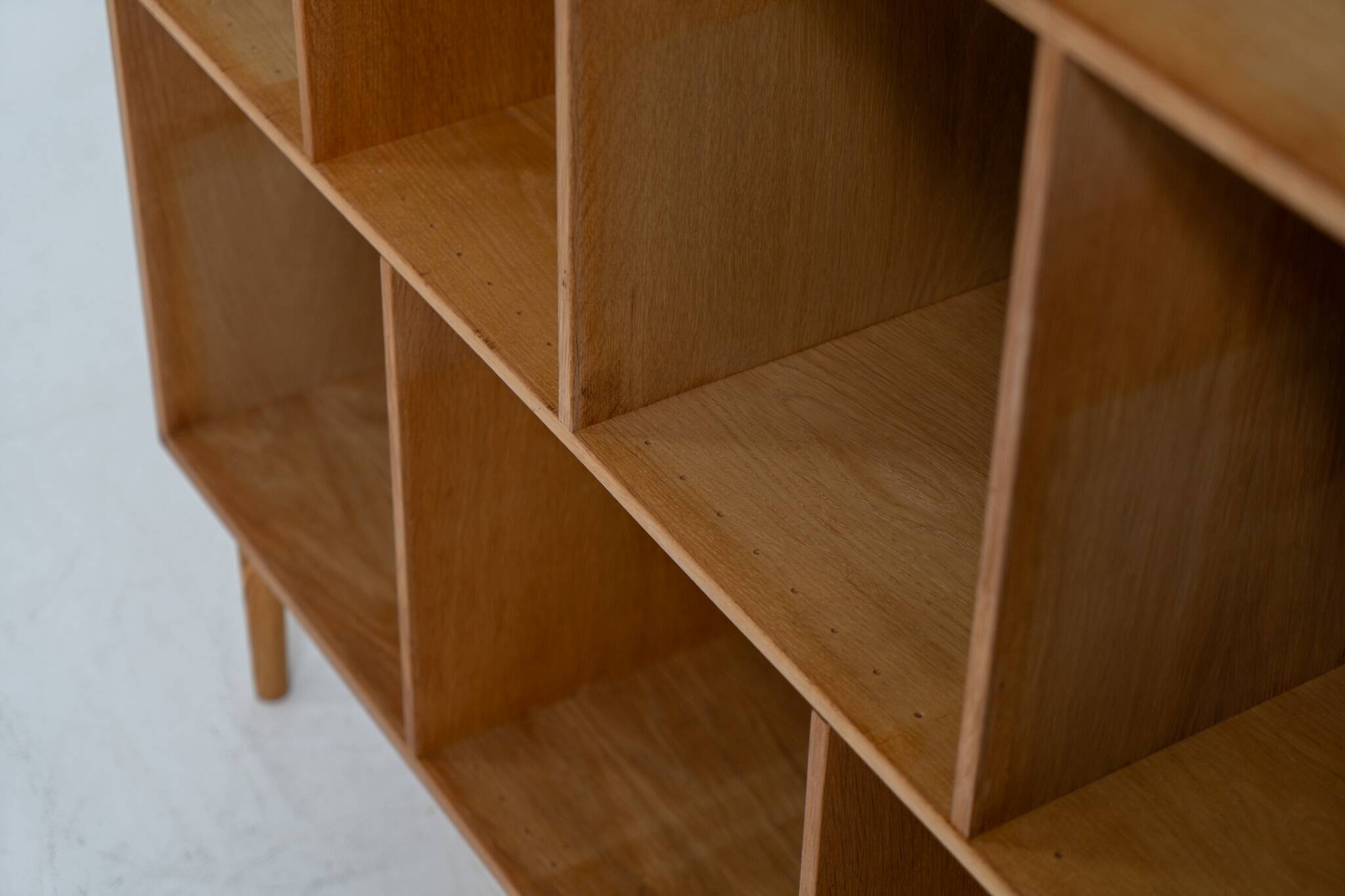 Oak library by Kurt Østervig