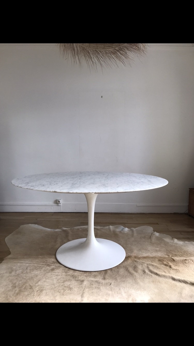 Tulip table by Eero Saarinen for Knoll