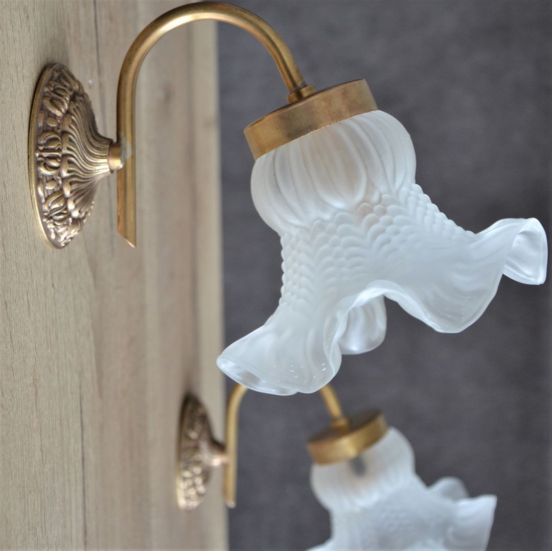 Lot of 2 wall lampshades glass tulip lampshades, gold metal supports