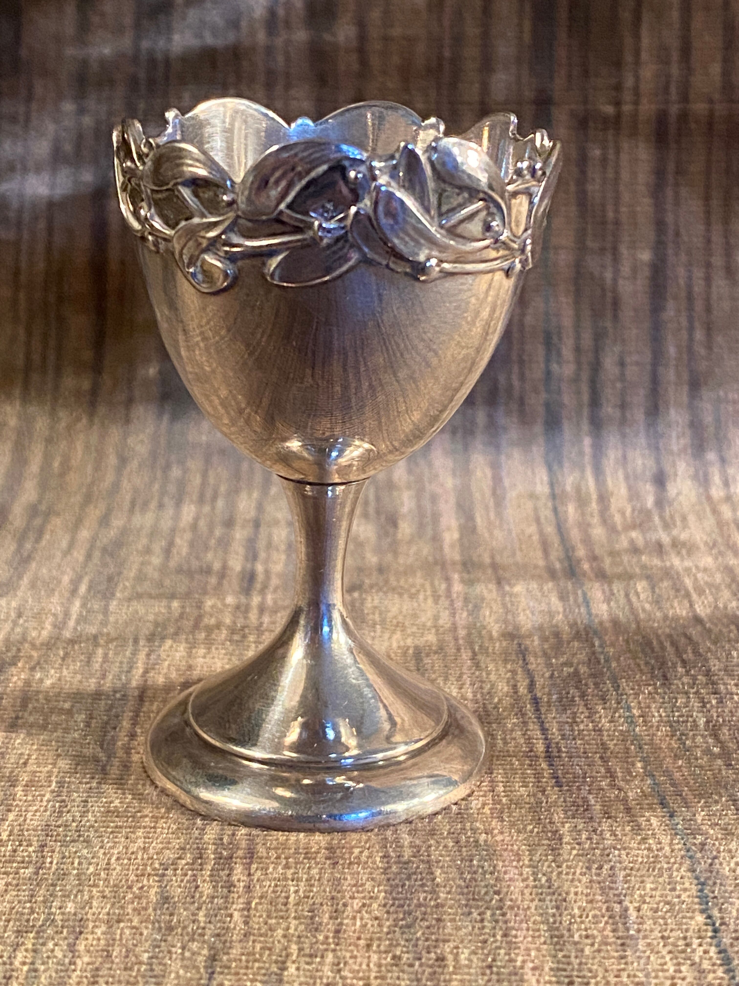Art Nouveau solid silver shell