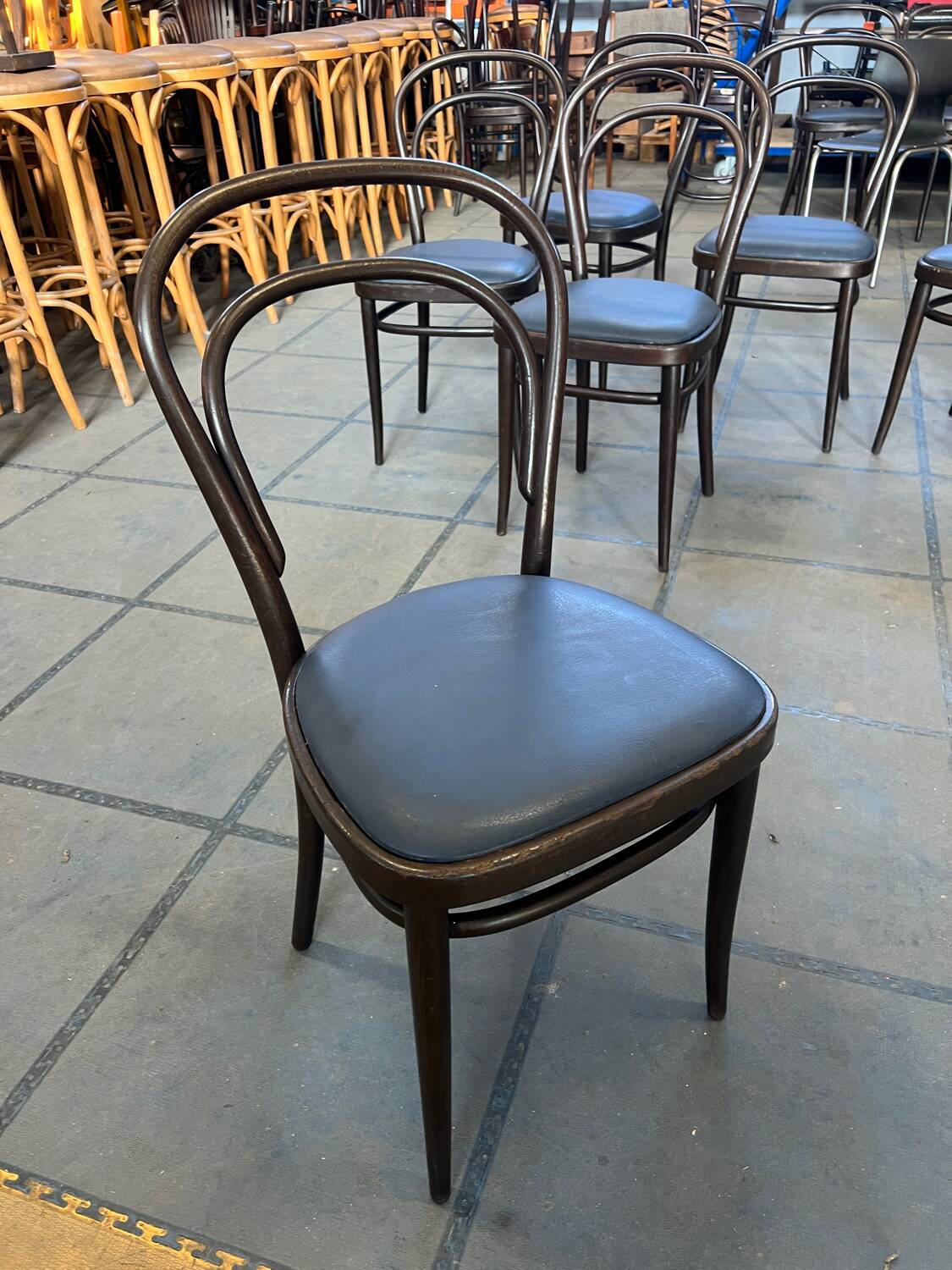 Suite de 6 chaises Thonet 214