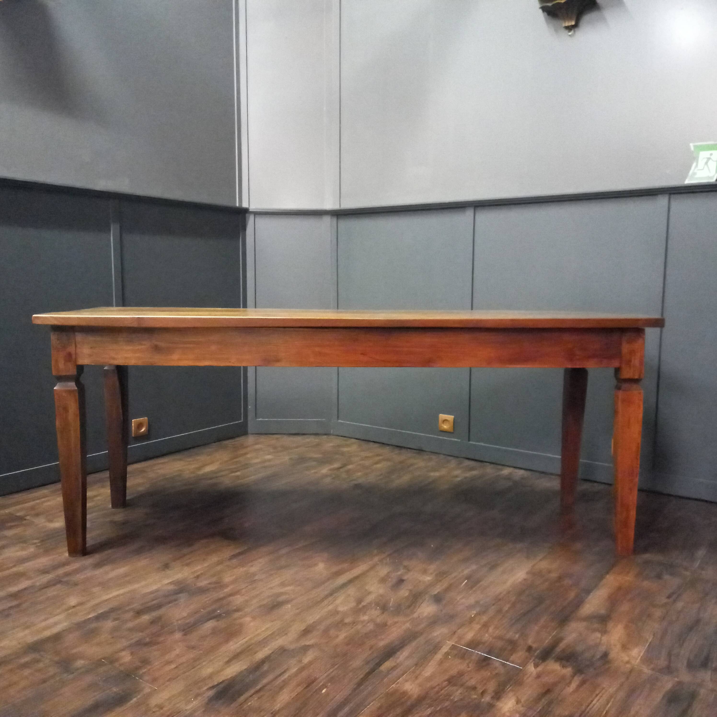 Table de ferme française antique en bois fruitier