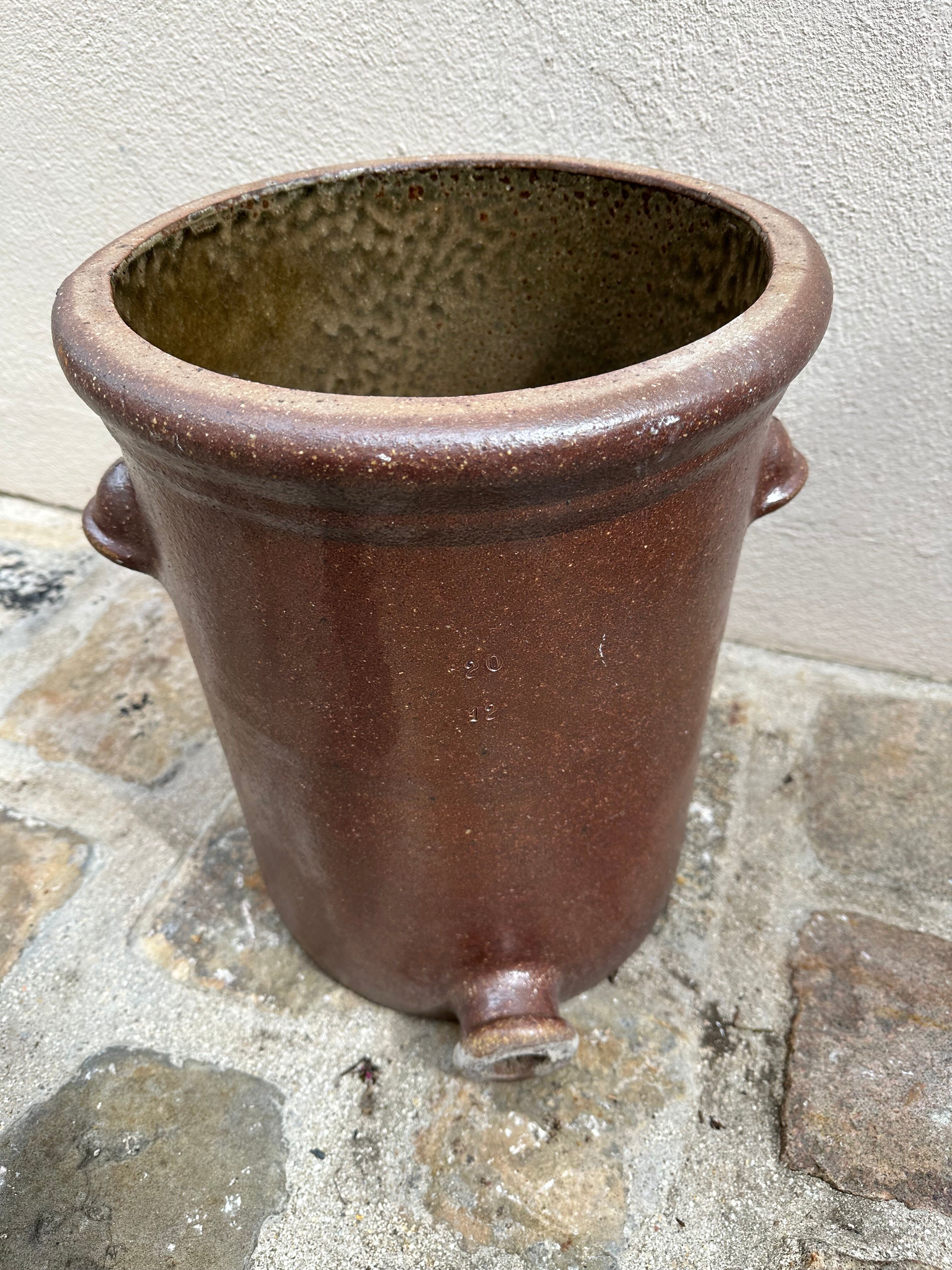 Stoneware pot - vinegar maker