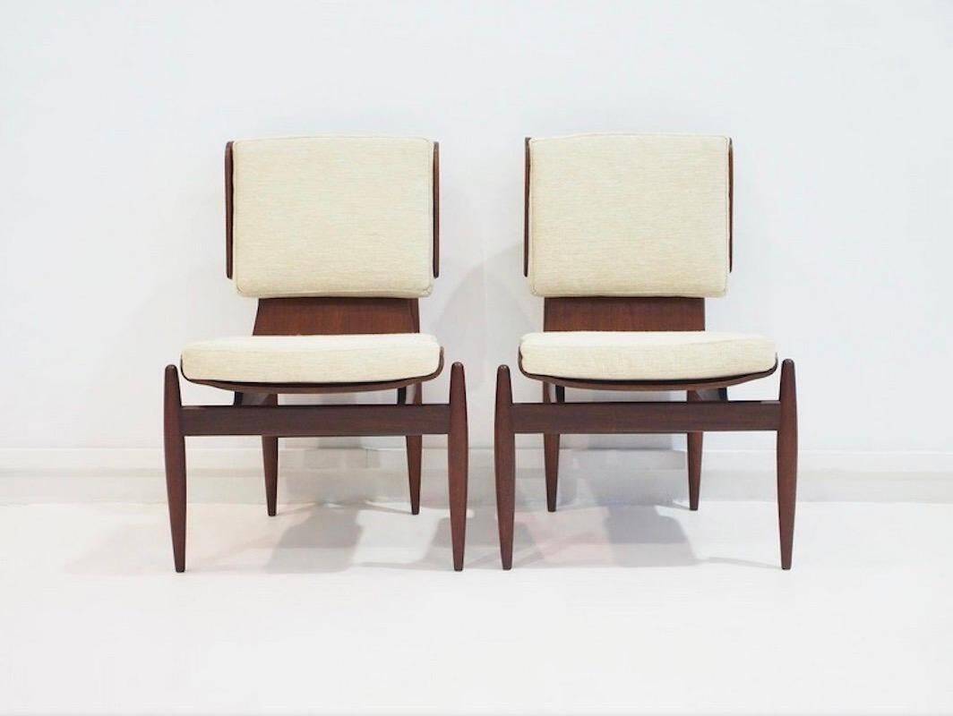 Pair of modernist Italian wooden accent chairs by Barovero.