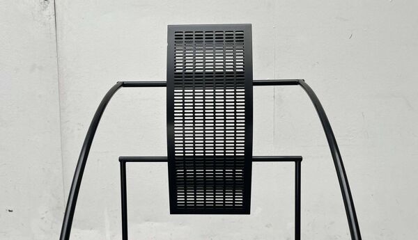 Chaise postmoderne Quinta en métal perforé noir par Mario Botta pour Alias, années 1980