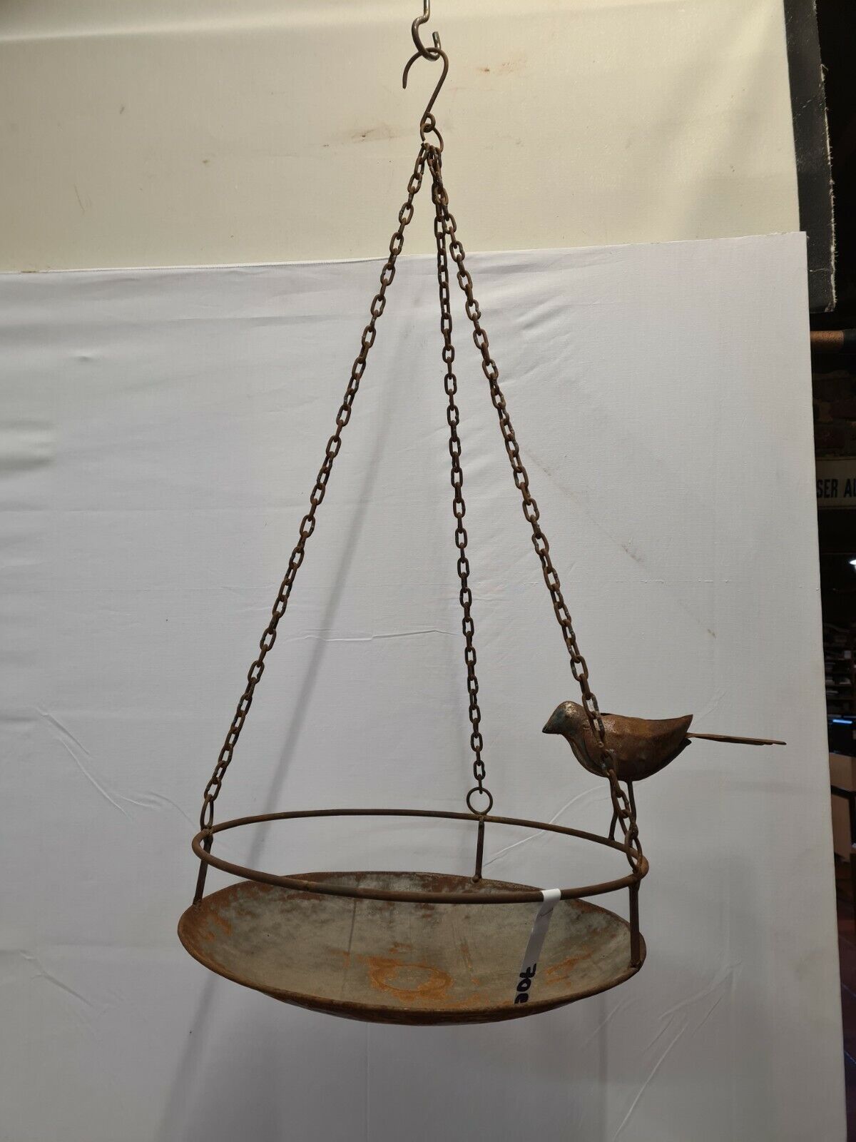 Bird bath to hang in iron