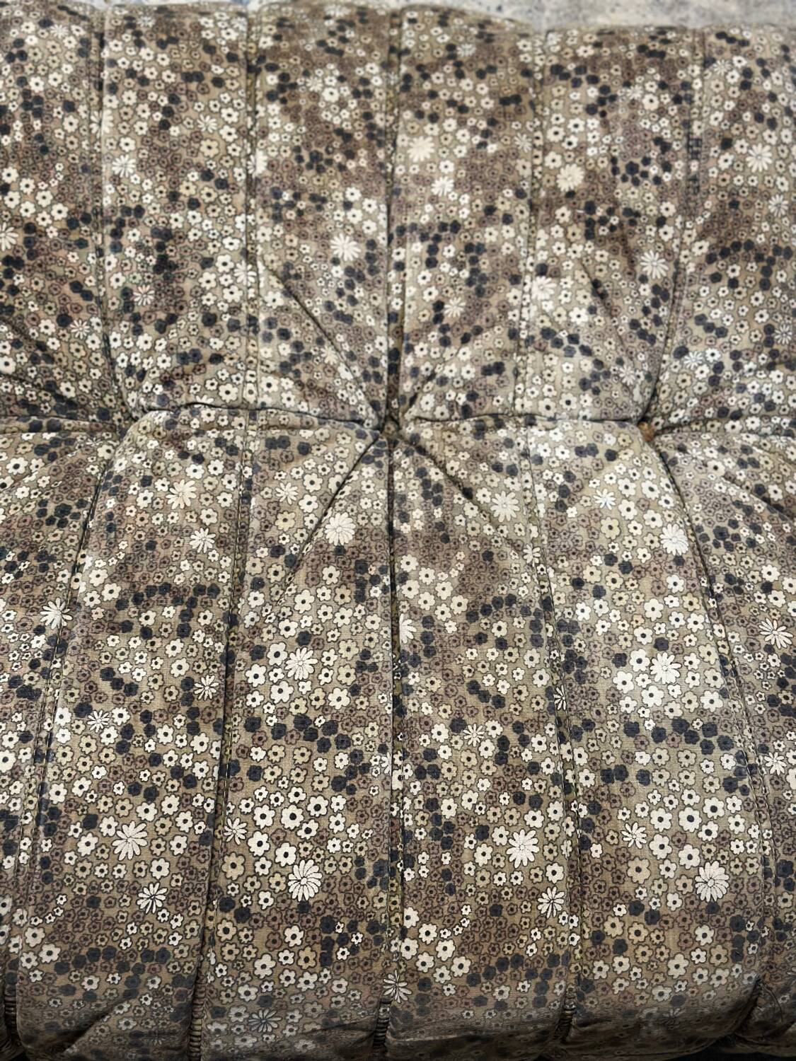 Pouf Togo vintage velours liberty fleurs marron Ligne Roset (rare)