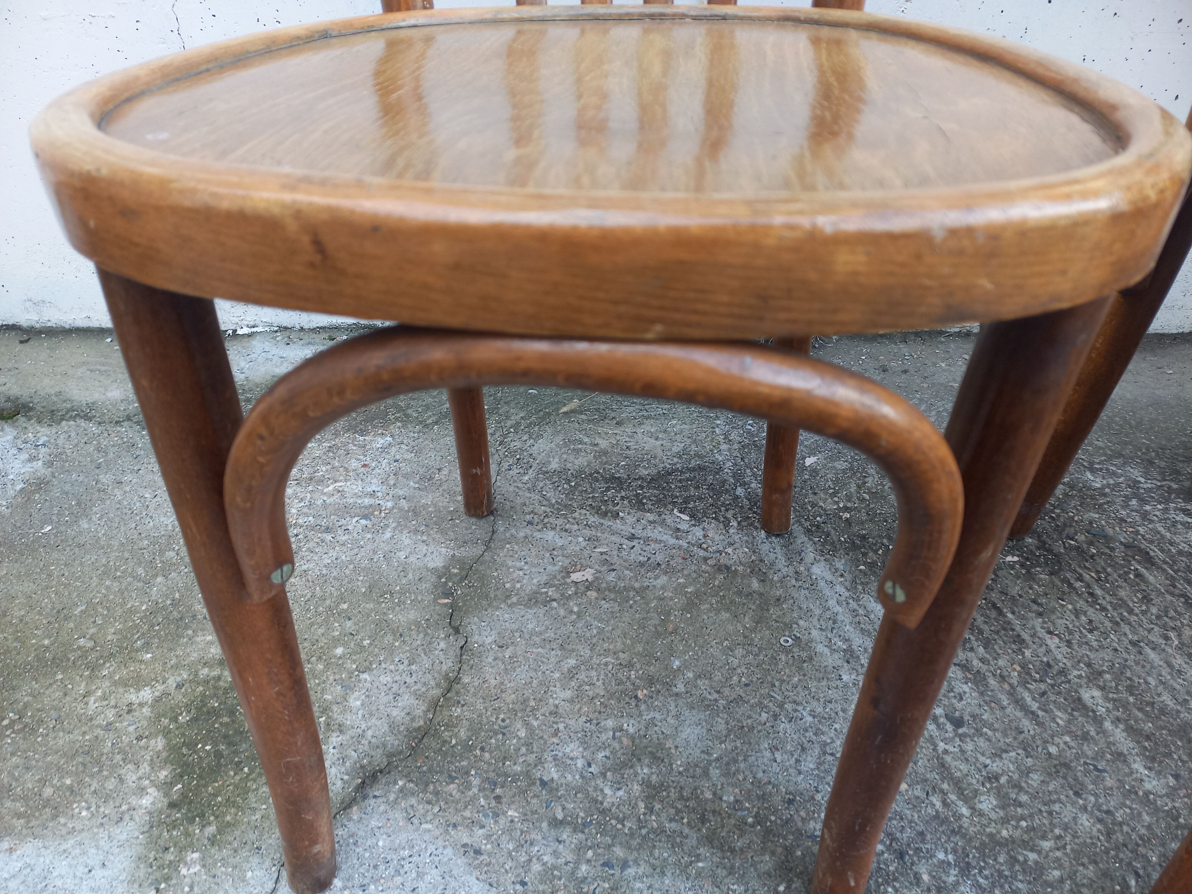 Chaises bistrot vintage