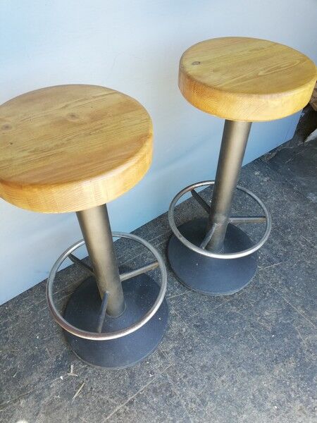 Pair 2 bar stool metal and wood