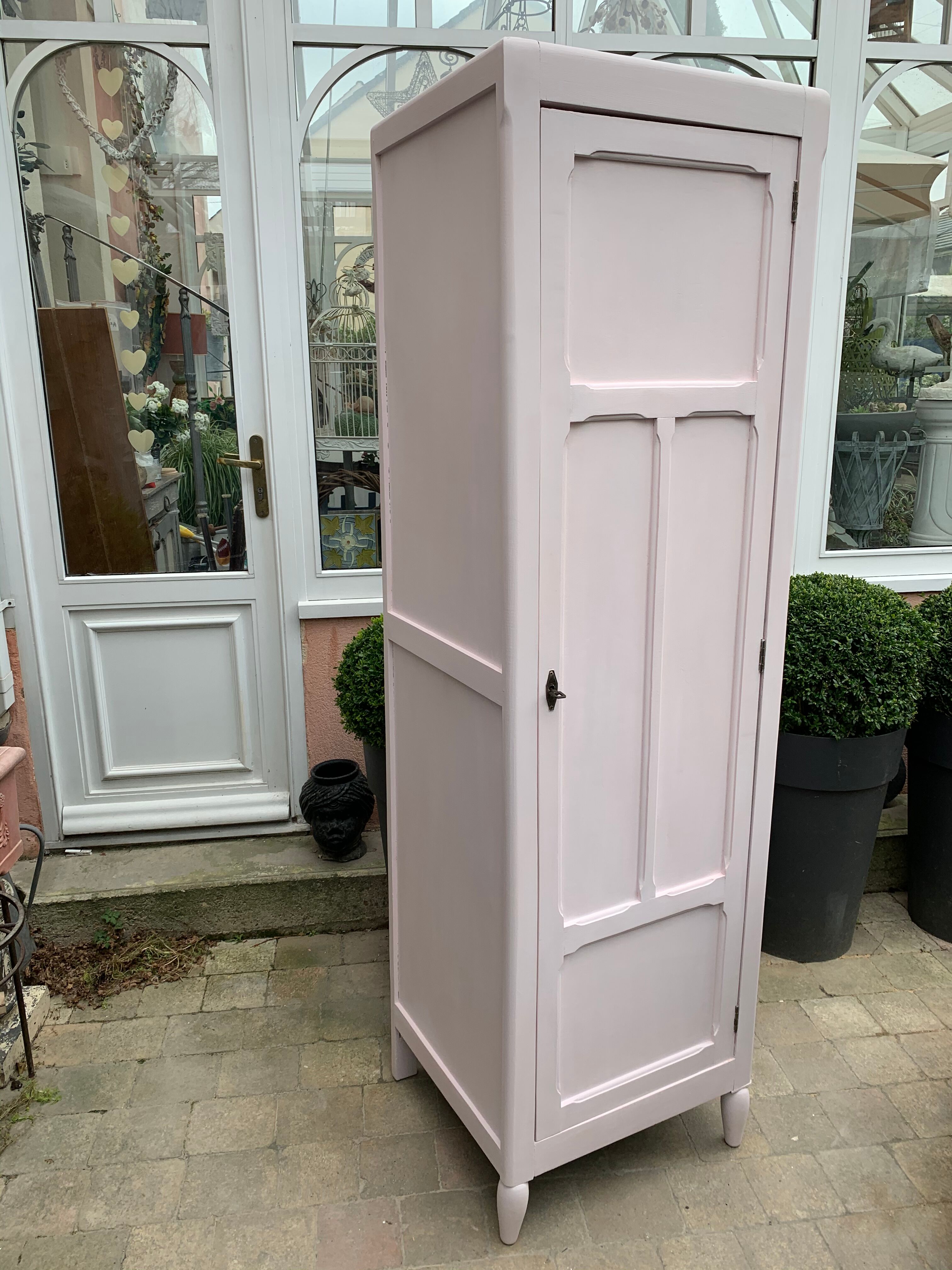 Powder pink Parisian wardrobe