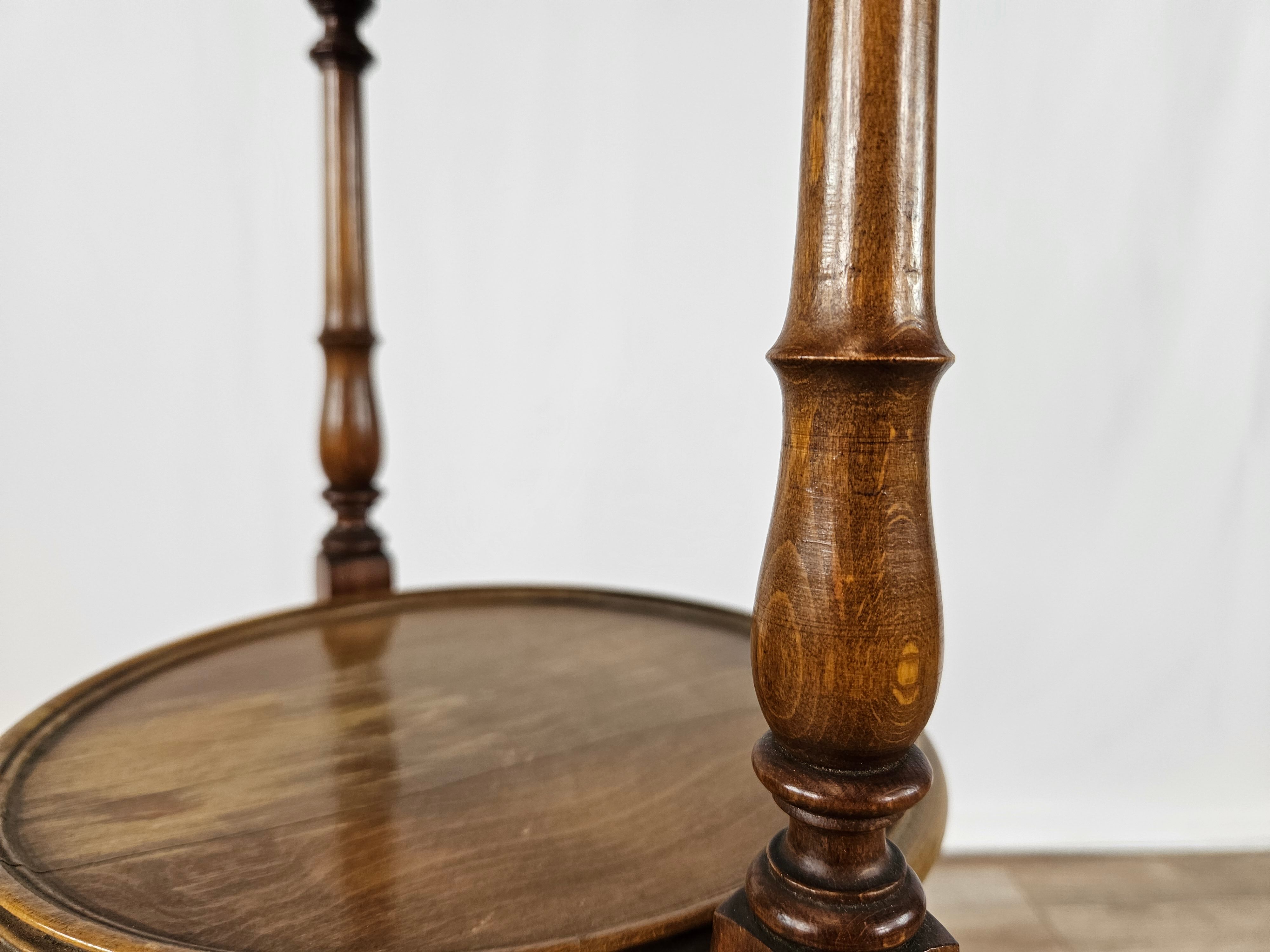 70s coffee table in walnut with closable shelves