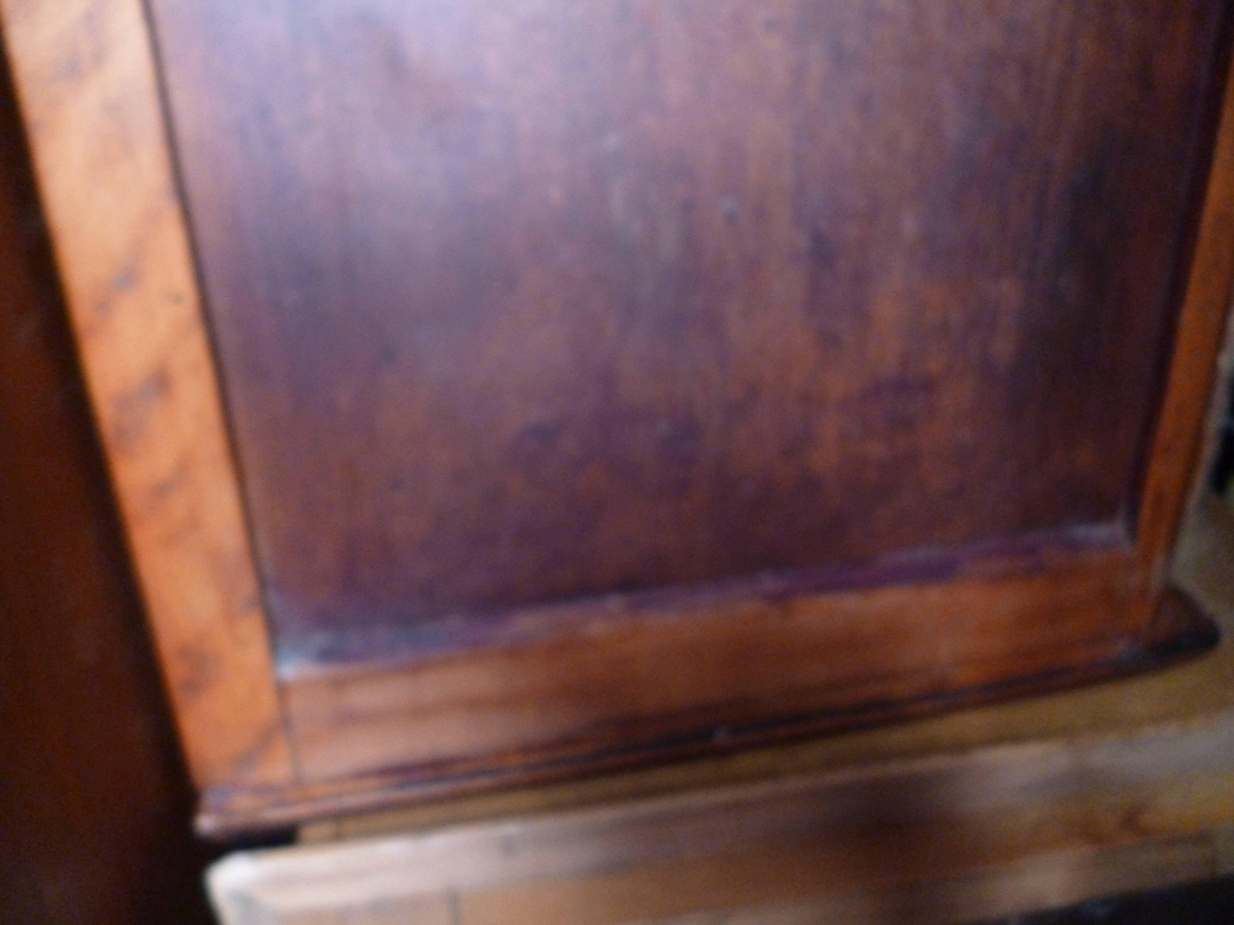 Style Louis XVI dresser