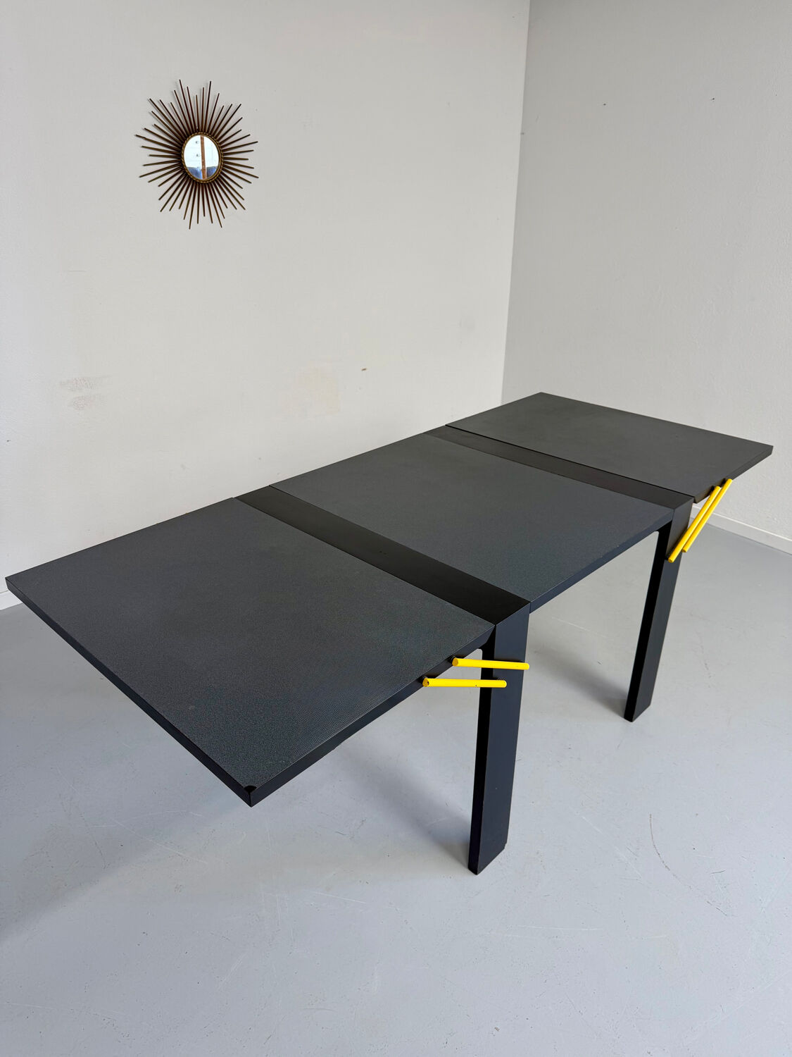 Table à manger extensible postmoderne design italien Lorenzo et Stefani, 1980