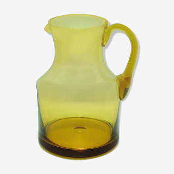 Pichet en verre jaune scandinave