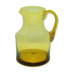 Pichet en verre jaune scandinave