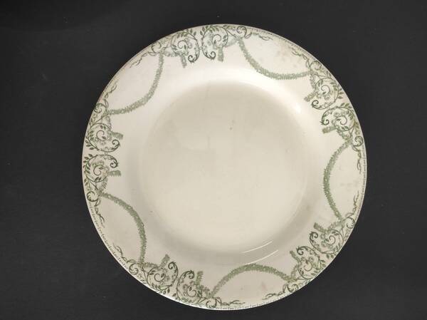 Set of 8 flat plates, Napoleon Terre de fer service